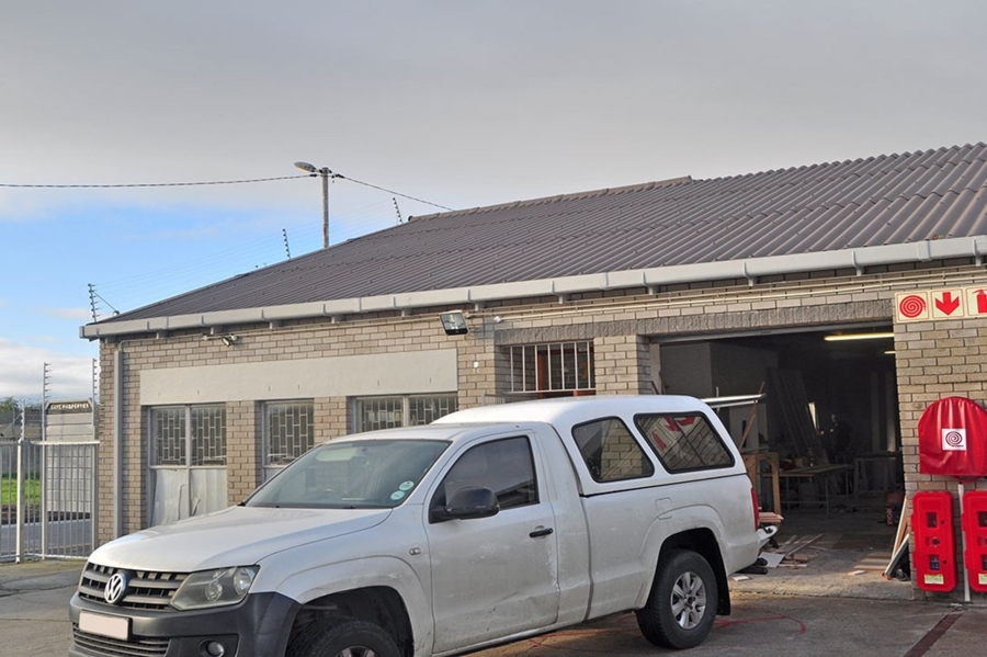 To Let commercial Property for Rent in Maitland Western Cape